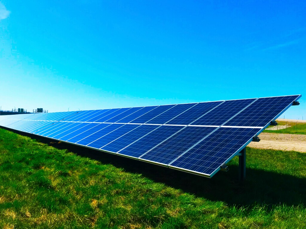 Fotovoltaico e caldo: i pannelli rendono di più o di meno in estate?